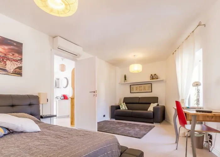 Antico Rione Apartment *